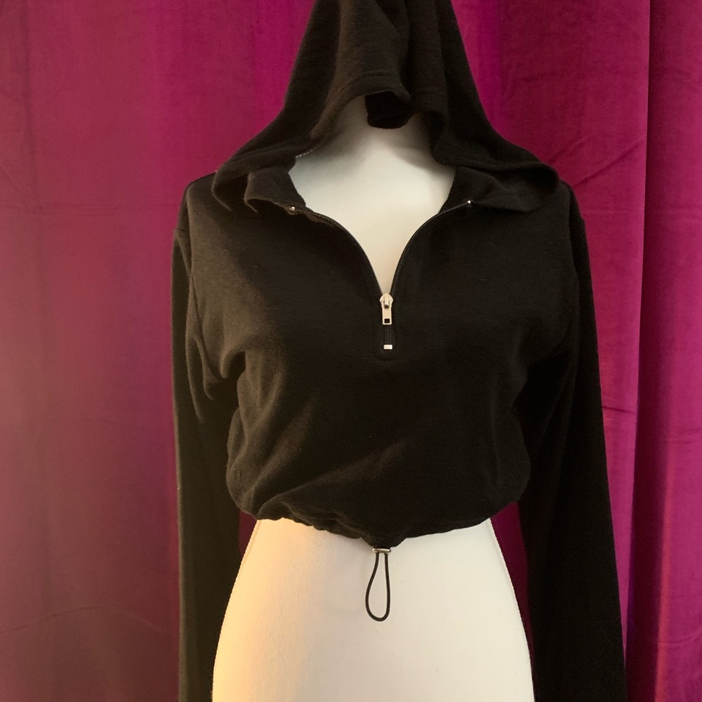 Size S cropped hoodie. Black and cute from forger 21. NWT